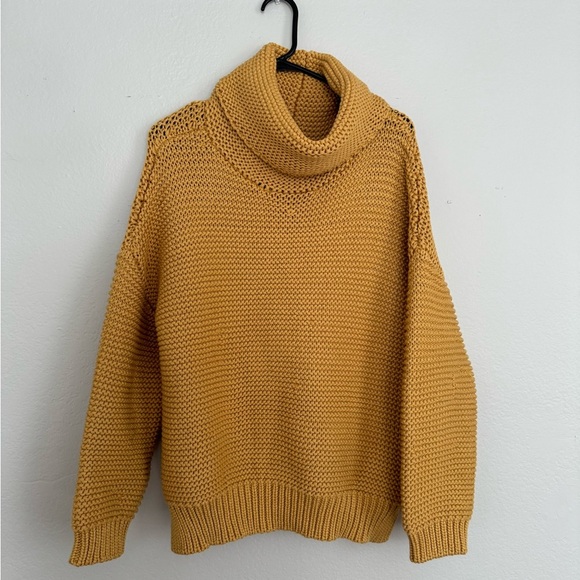 Cozy Yellow Ribbed knit Turtleneck Sweater - Picture 1 of 3